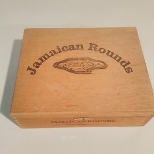 CIGAR BOX JAMAICAN ROUNDS